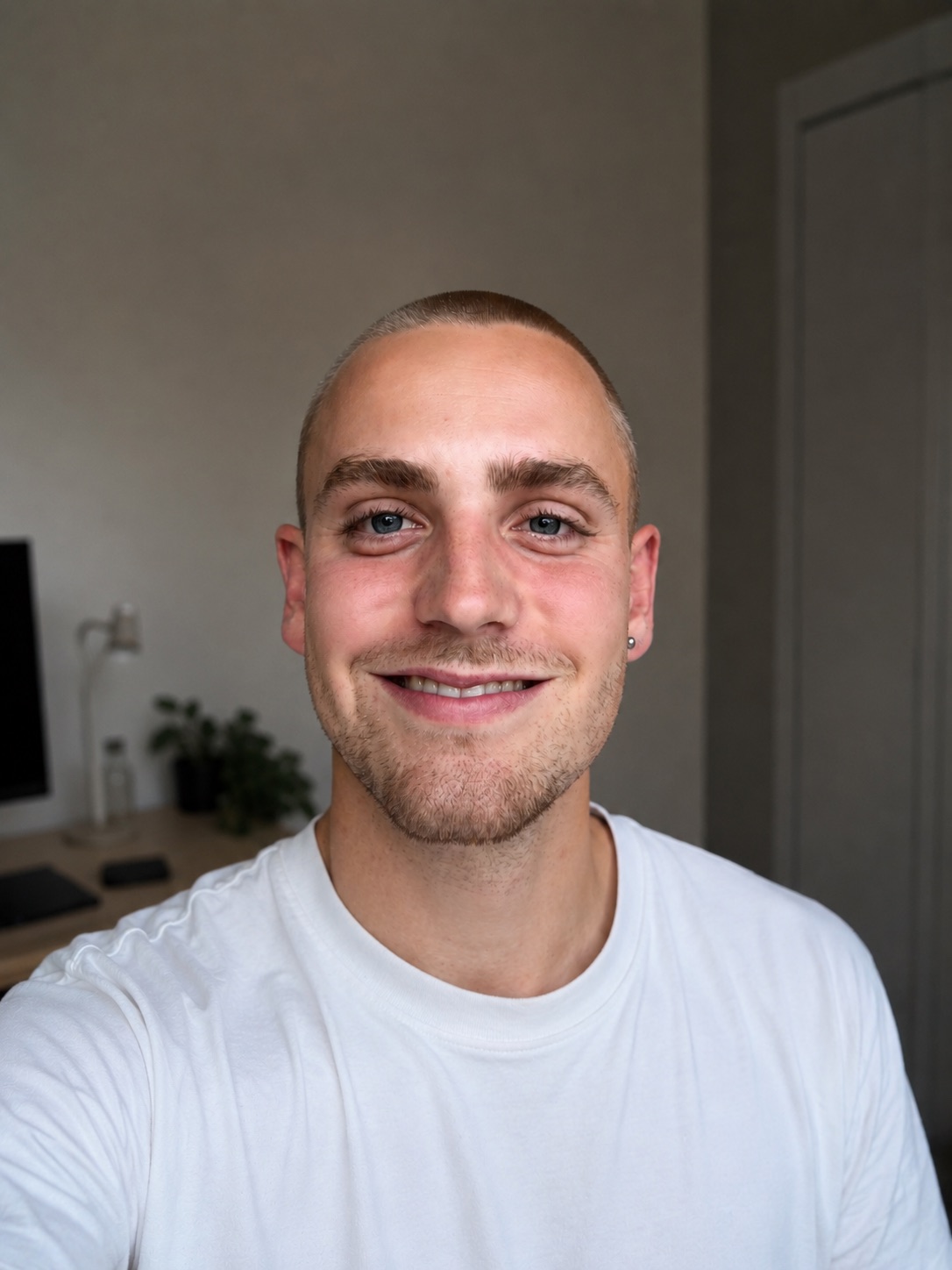Portræt af Tobias Gutkin, Plainsite